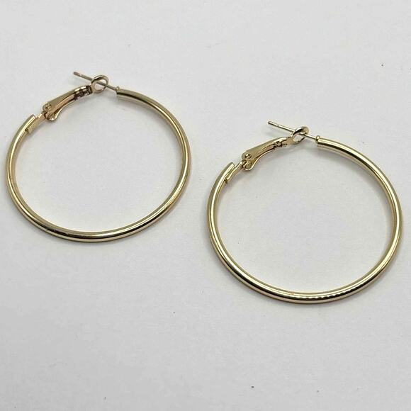 Y2K Gold Earrings - Picture 3 of 3